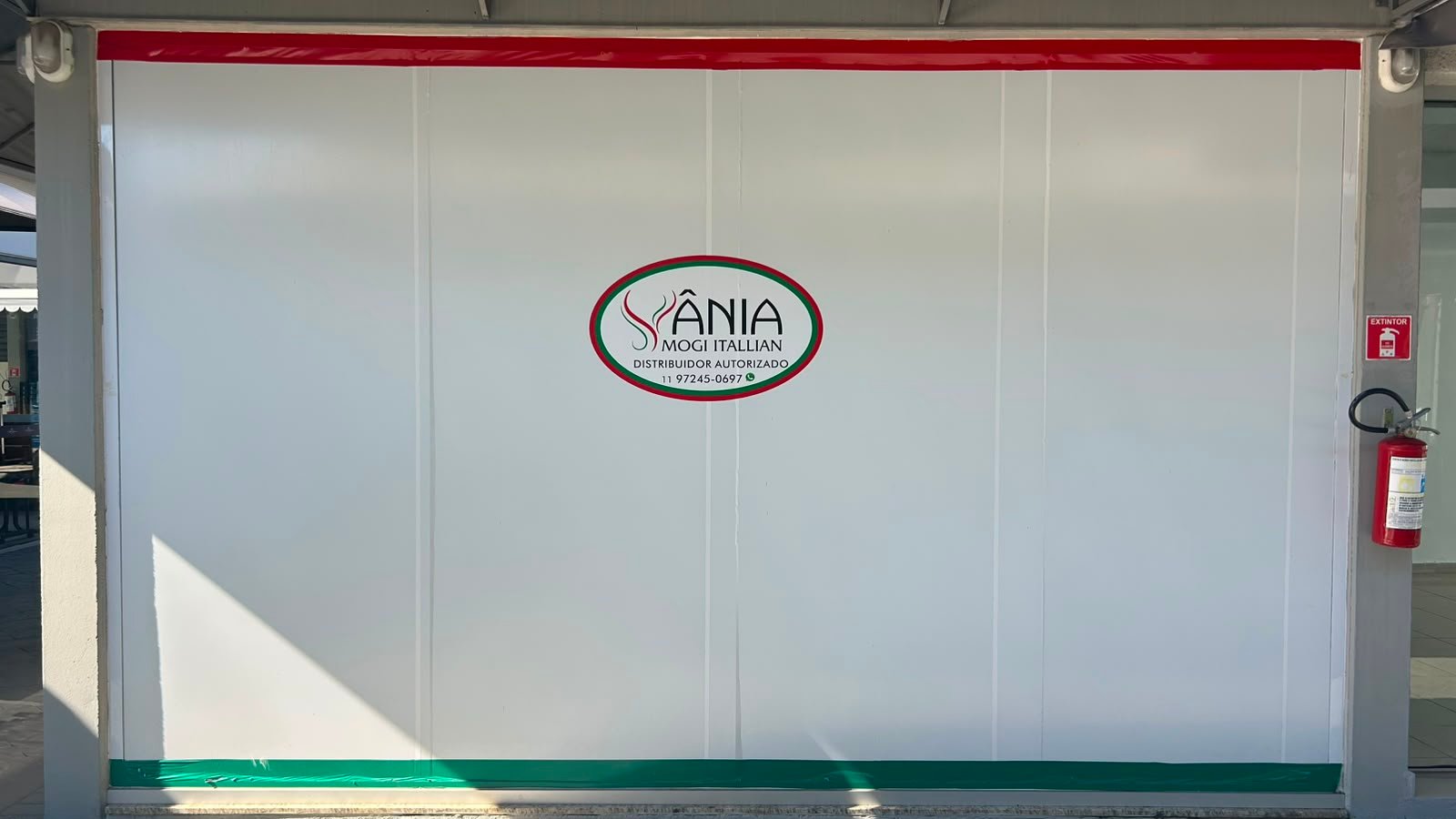 Identificação externa da loja Vânia Mogi Itallian